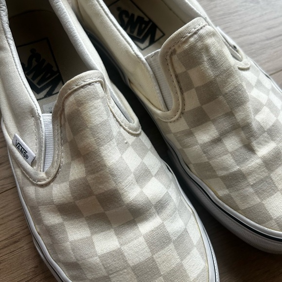 Vans Cream Checkered Slip-On Shoes - Picture 2 of 4